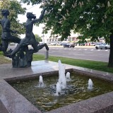Серия фонтанов вдоль проспекта Победителей в Минске (1)