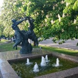 Серия фонтанов вдоль проспекта Победителей в Минске (2)
