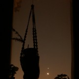 Луна и Венера за окном